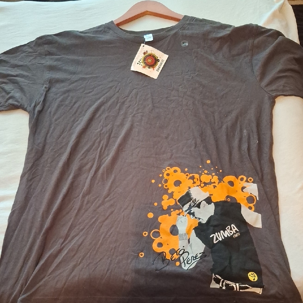Zumba Fitness Men's Gray Graphic T-Shirt Beto Perez Signature (Rare)